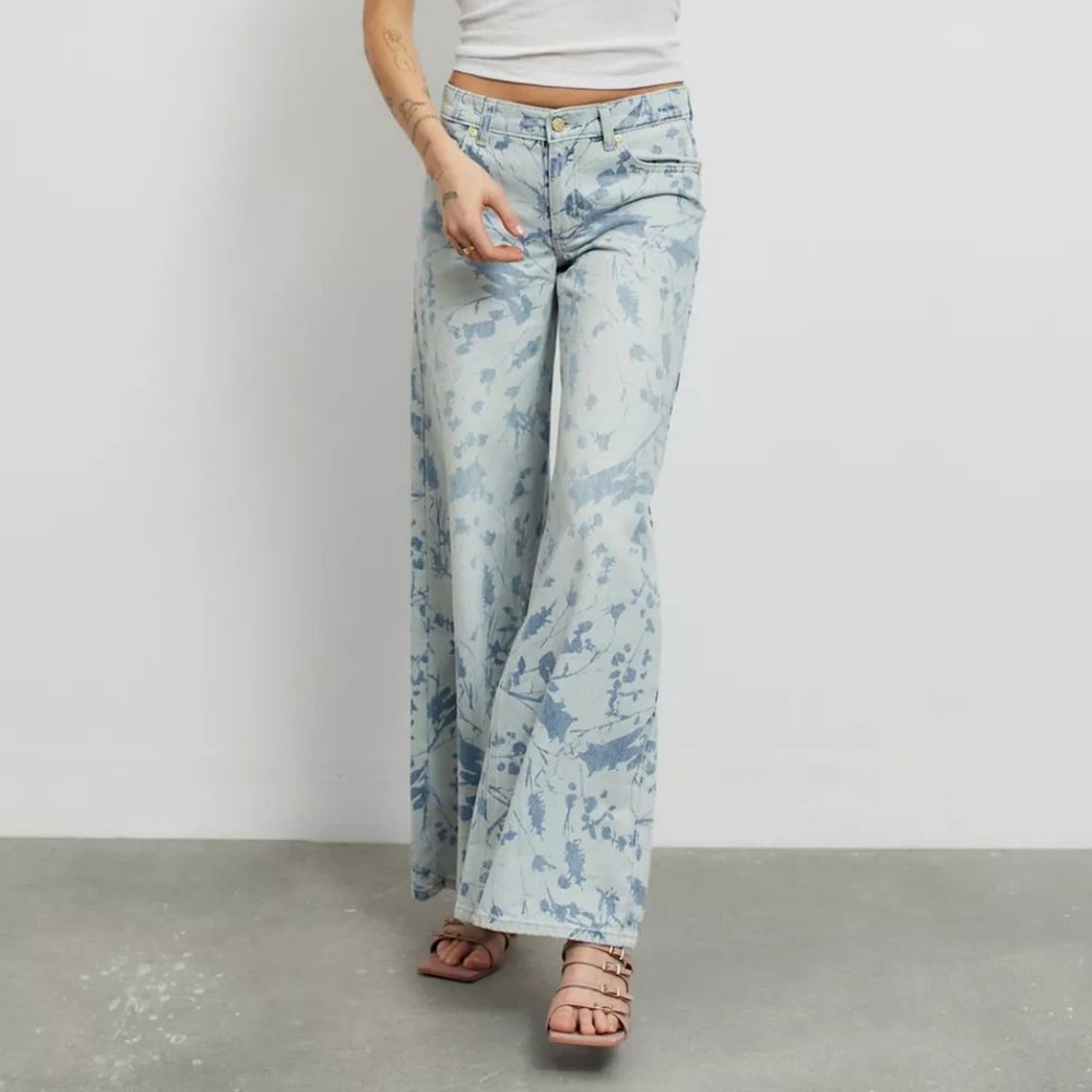 BDG Low & Wide Jean — Floral Print